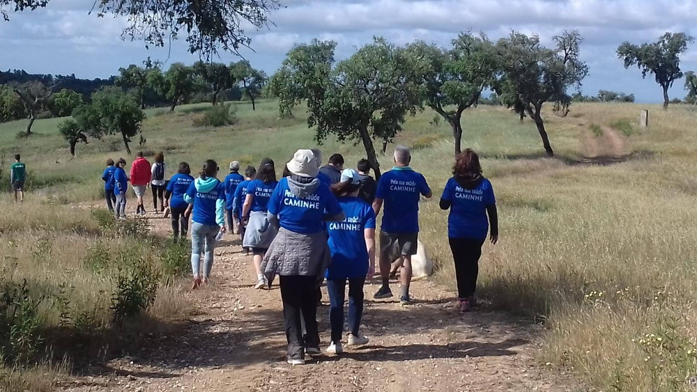 Caminhada do Barrancão percorreu imediações da aldeia