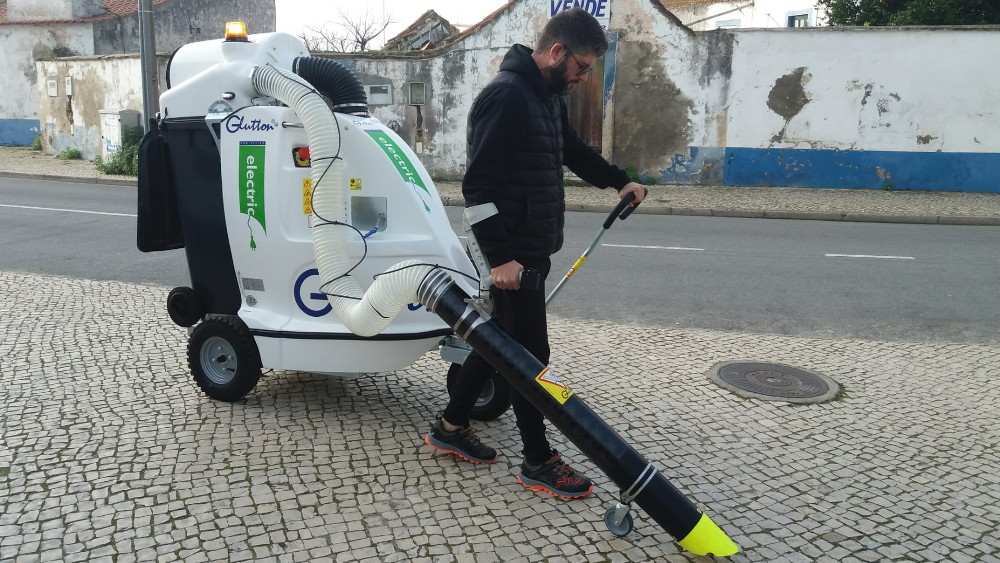  Novo aspirador para melhorar a limpeza de espaços urbanos