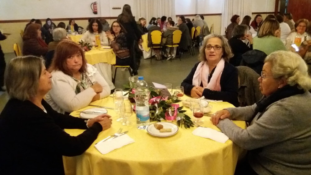 Jantar do Dia da Mulher da UFASSS repleto de animação